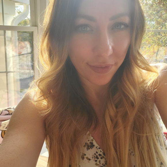 Meet your Posher, Crystal - Picture 3 of 7